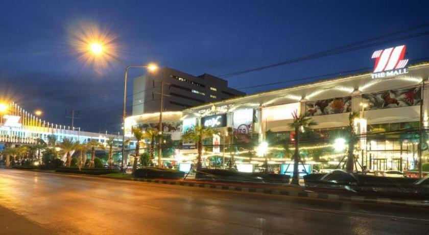 Chainarong Road Nakhon Ratchasima Extérieur photo